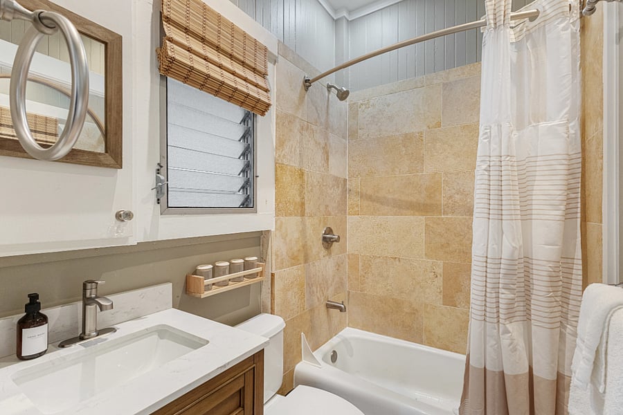 Bathroom with Tub