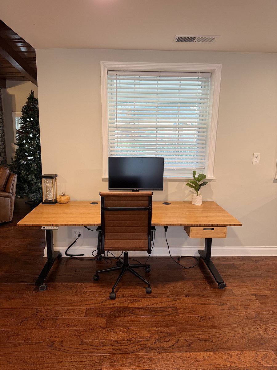 Recently added desk / workspace as of January 2026. 