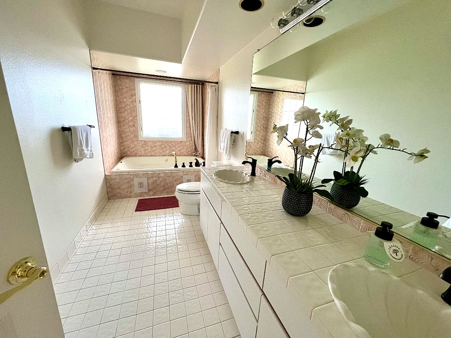 Shared bath