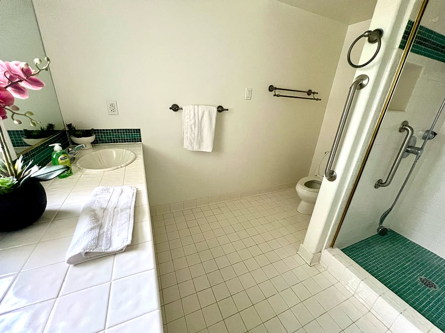 Ensuite Bath for bedroom #4