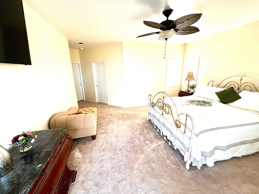 Bedroom has ensuite bathroom and 2 walk in closets