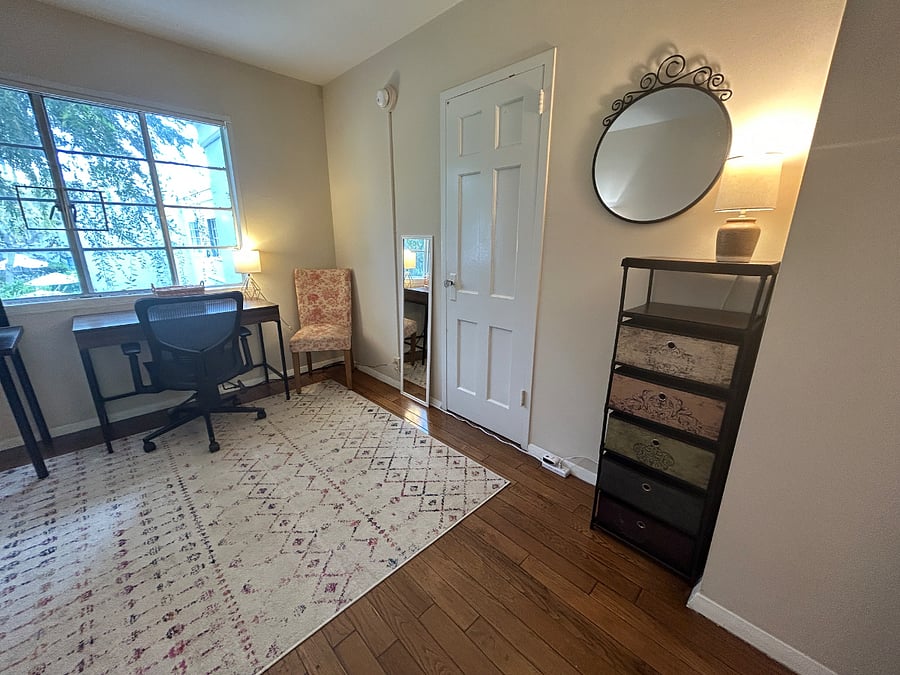 Large Private Closet and TV with Access to Netflix, Hulu and Disney+