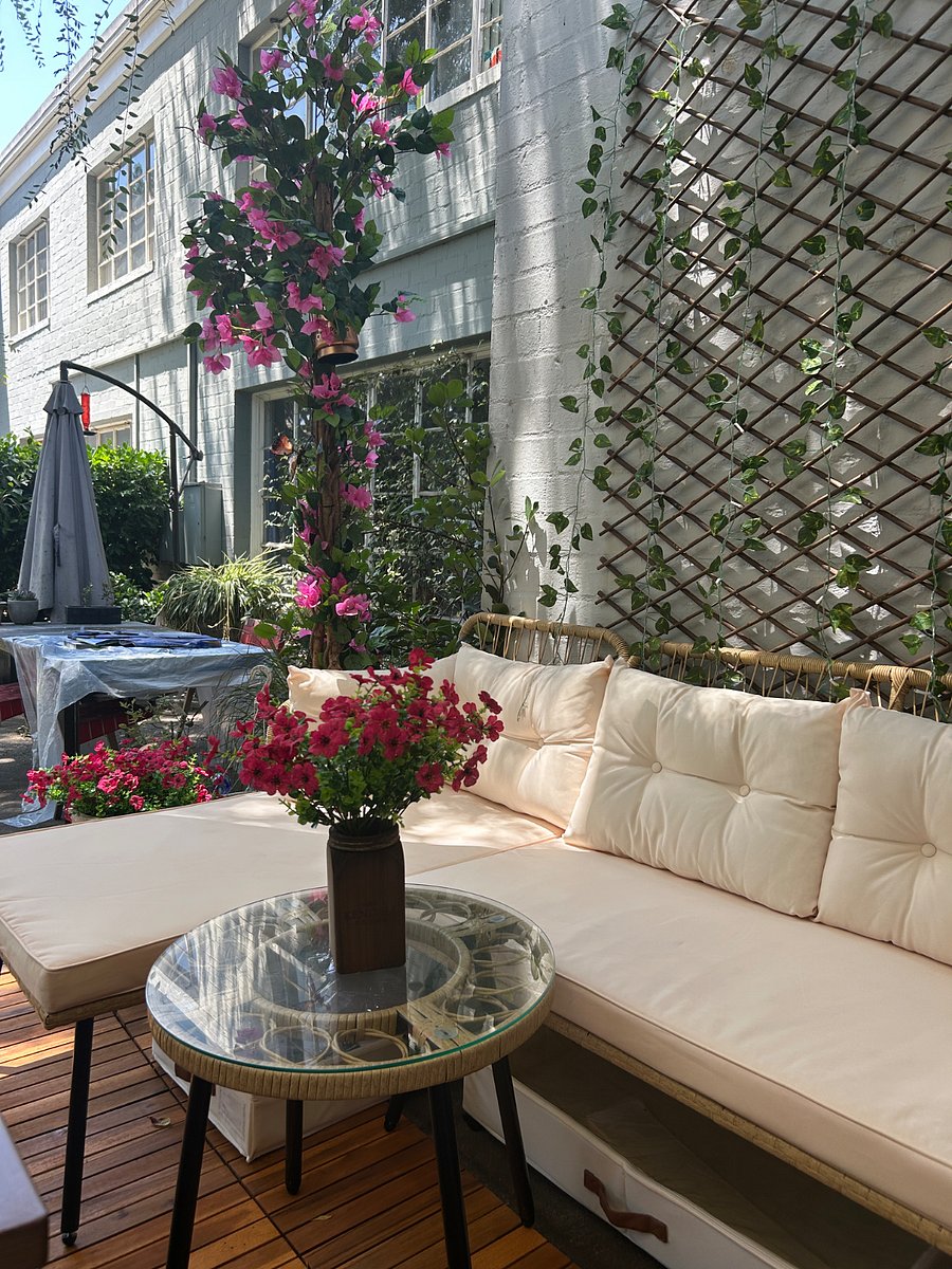 Private Patio, newly renovated