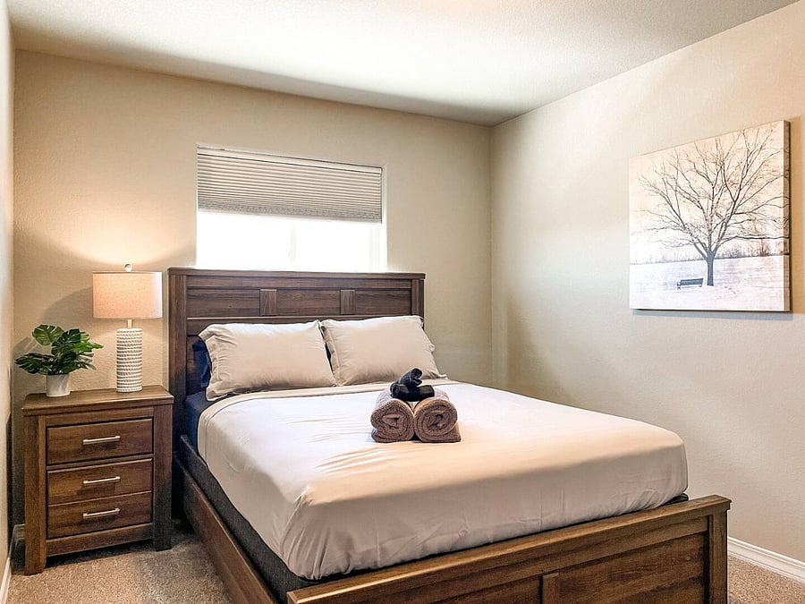Guest Bedroom 1 - Queen