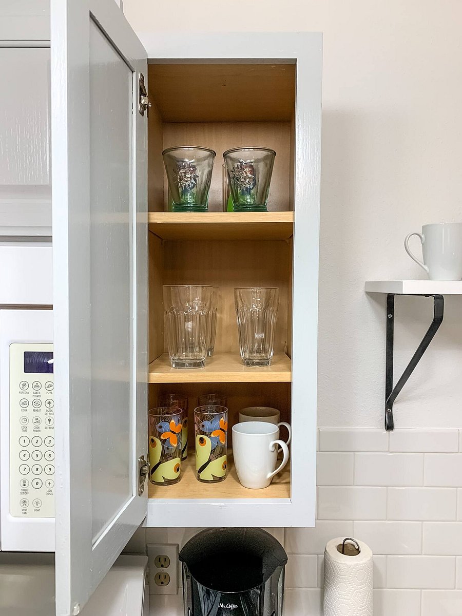 Glassware for cold and hot beverages.