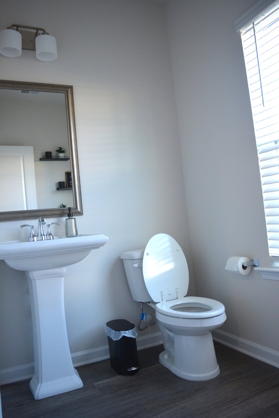1/2 Bath