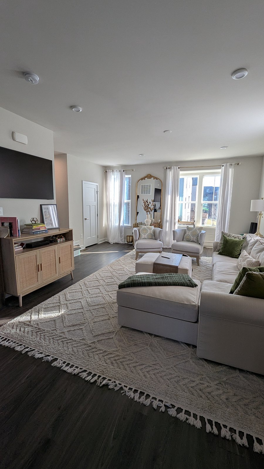 Furnished Finder property 796341_1 photo 3