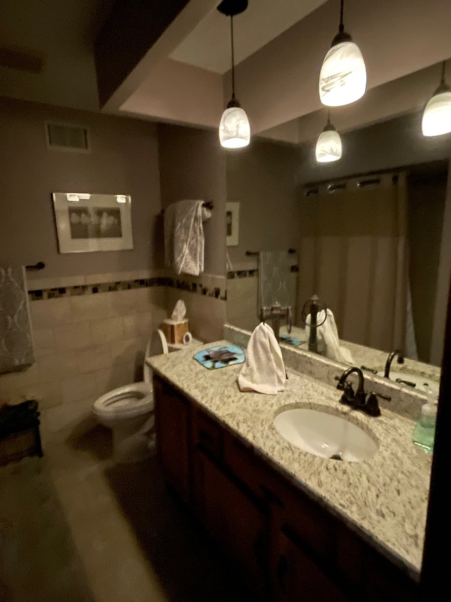 3rd floor full bathroom