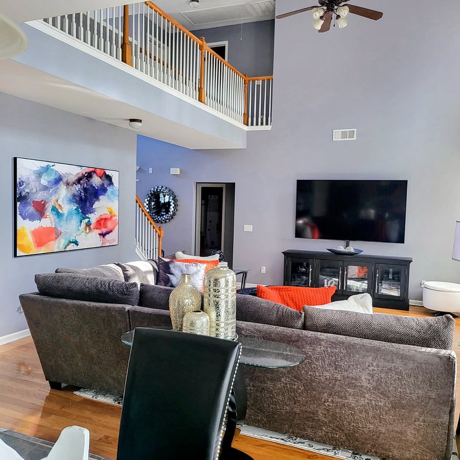 Spacious livingroom Area
