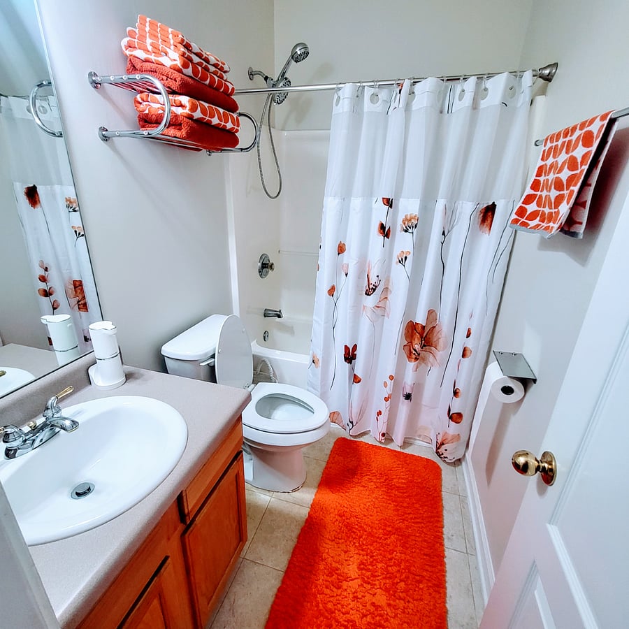 Full downstairs bathroom