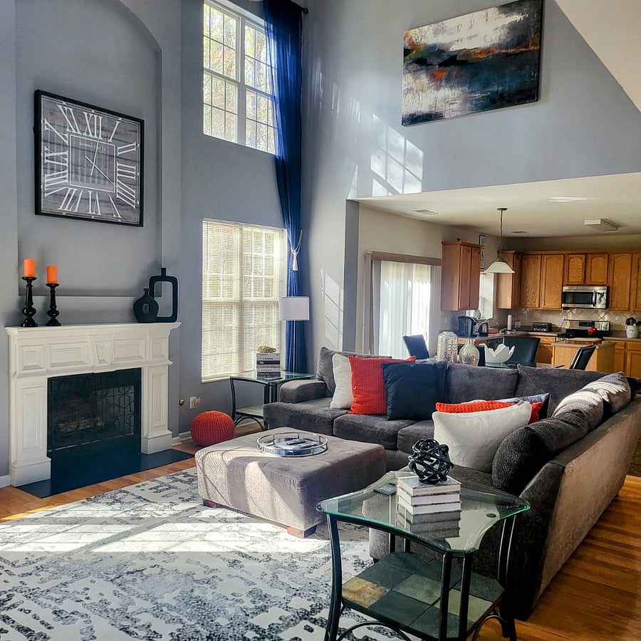 Open concept livingroom and Kitchen