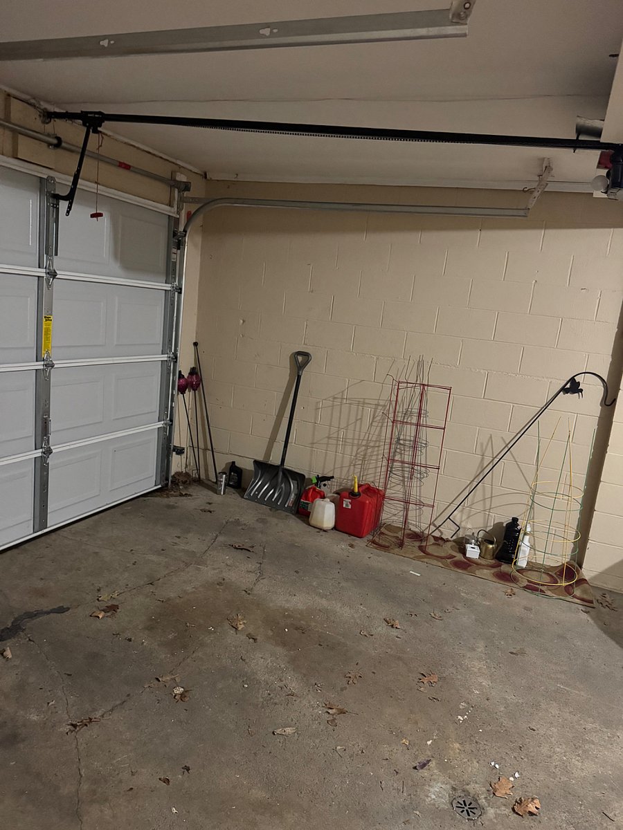 Garage space for single car 