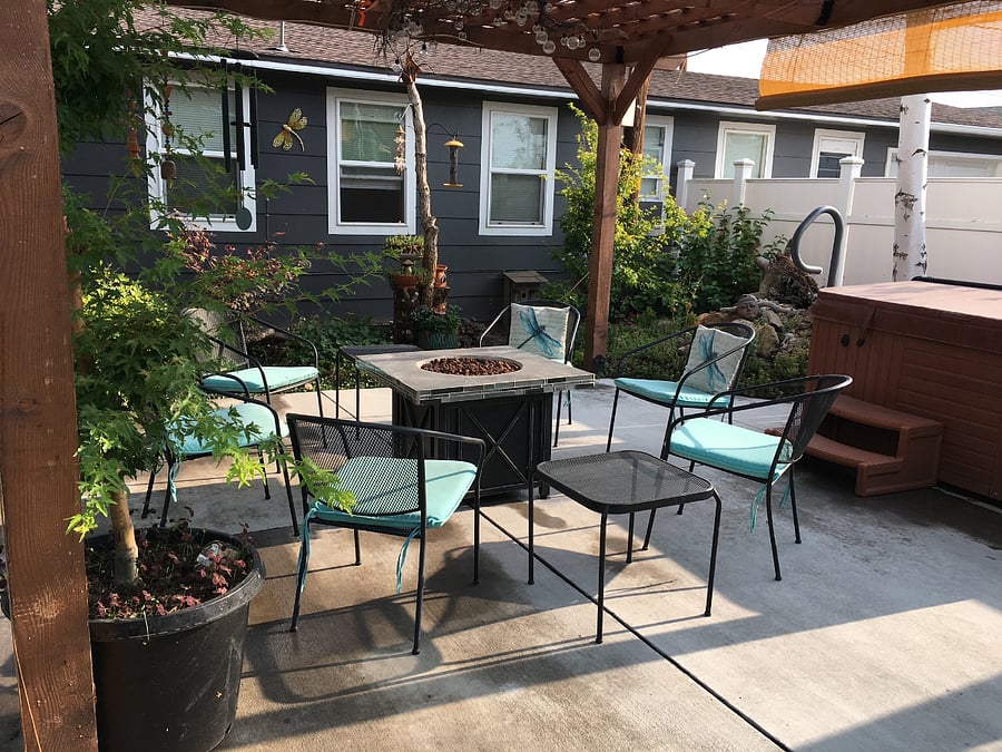 Gathering Area - Firepit & Hot Tub