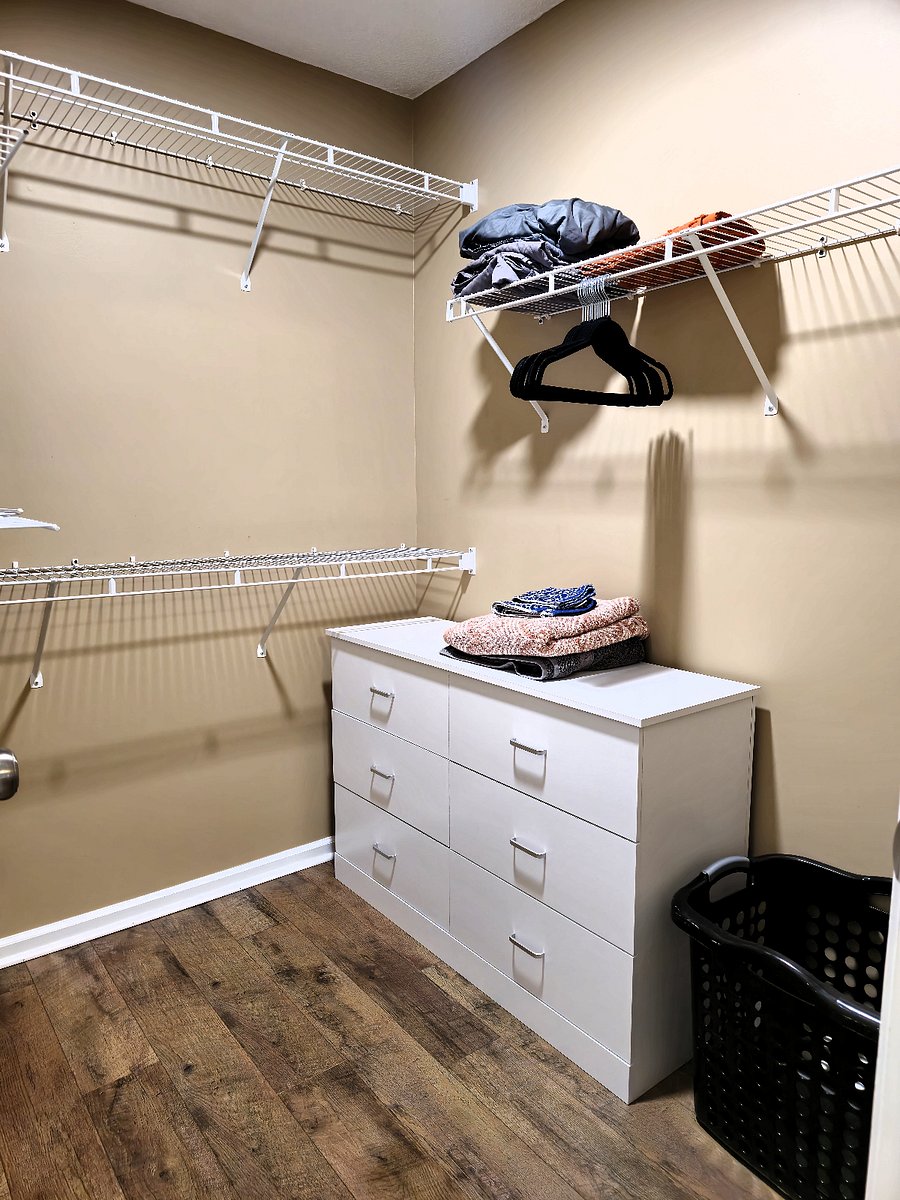 Master/Bedroom 1 Closet