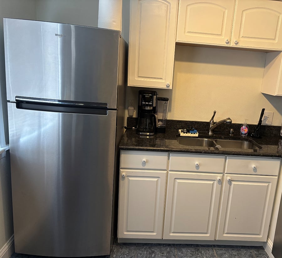 Full refrigerator/freezer