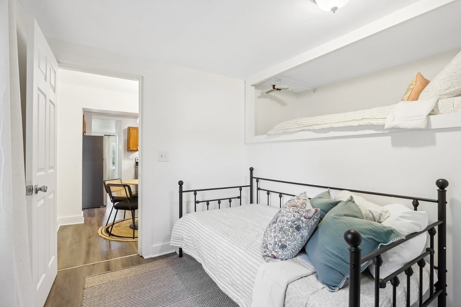 2nd bedroom w/ twin bunks
