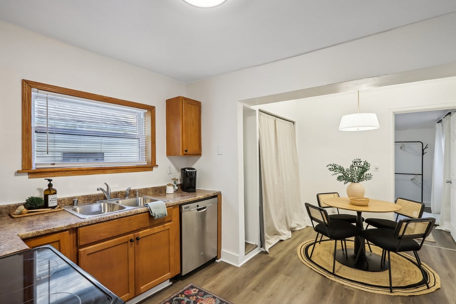 Kitchen stocked w/ cooking essentials & Keurig