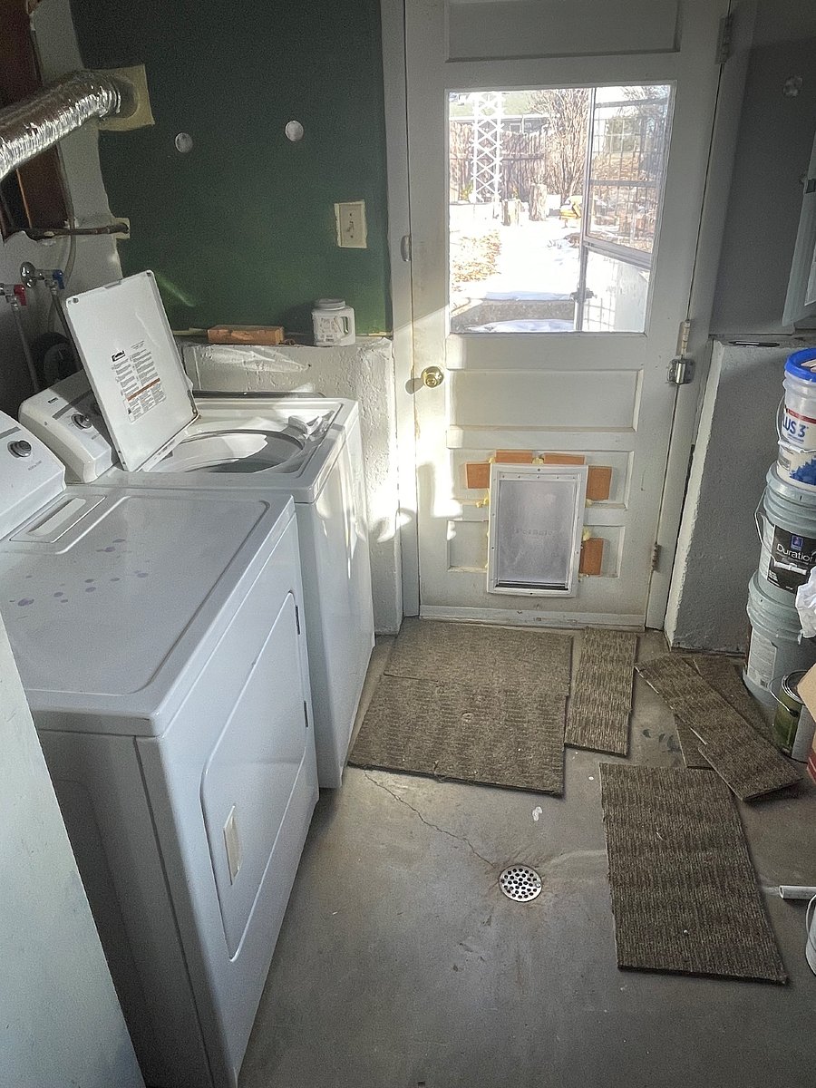 Your own entrance/exit in rear of house, space includes a washer & dryer (owner has separate washer & dryer)