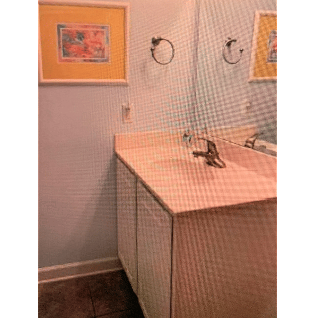 Bathroom w/shower between bedrooms 2 and 3 ...