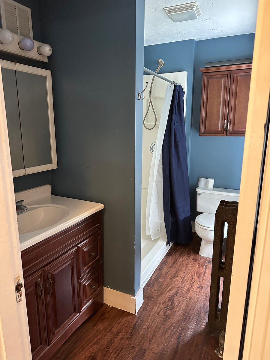 Full bathroom