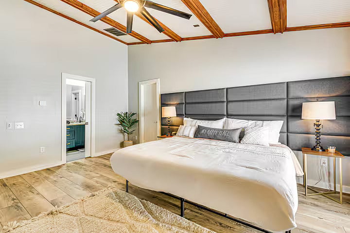 Spacious bedroom with ensuite access