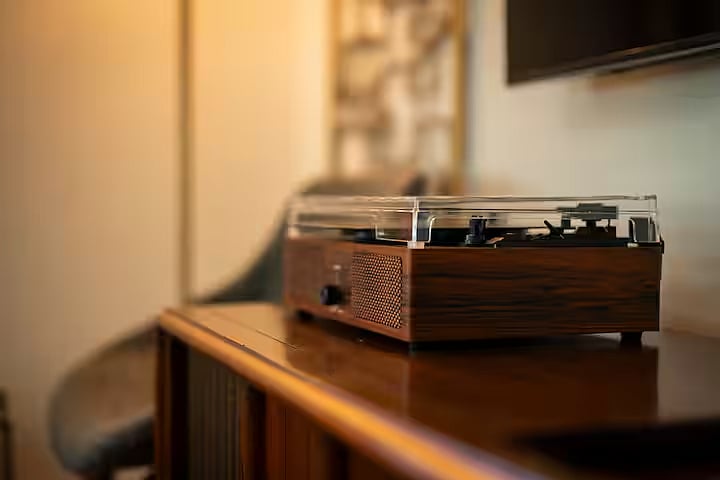 Record player with bluetooth
