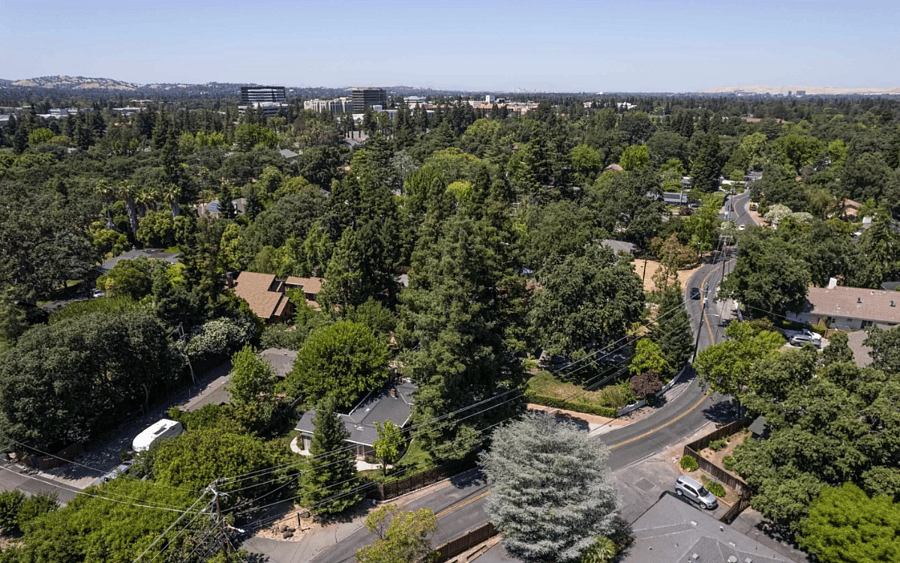 Charming tree-lined neighborhood tucked amidst two bike/walking paths, John Muir Health Center, 2 parks & BART station within 10 minute walk