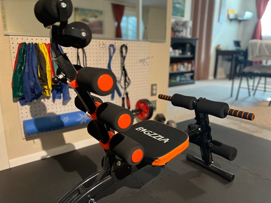 Bigzzia training bench - is designed to work your whole body, allow you to do sit-up exercise, target and tone those inner thighs and do assisted push-ups while working your core at the same time. 