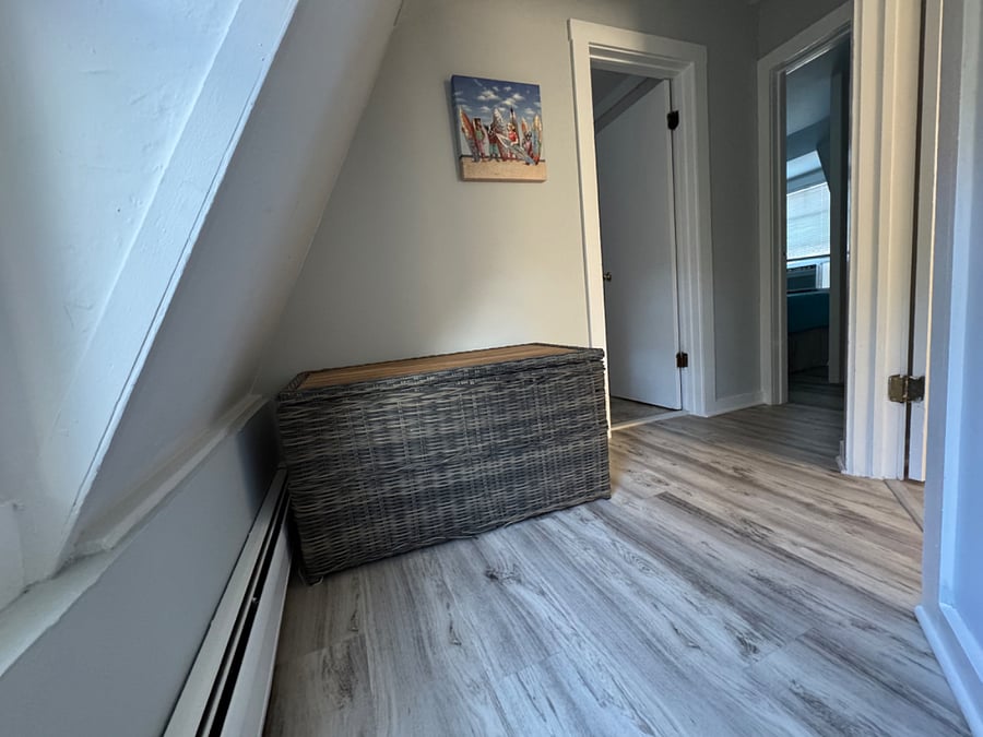 Hallway in between both bedrooms