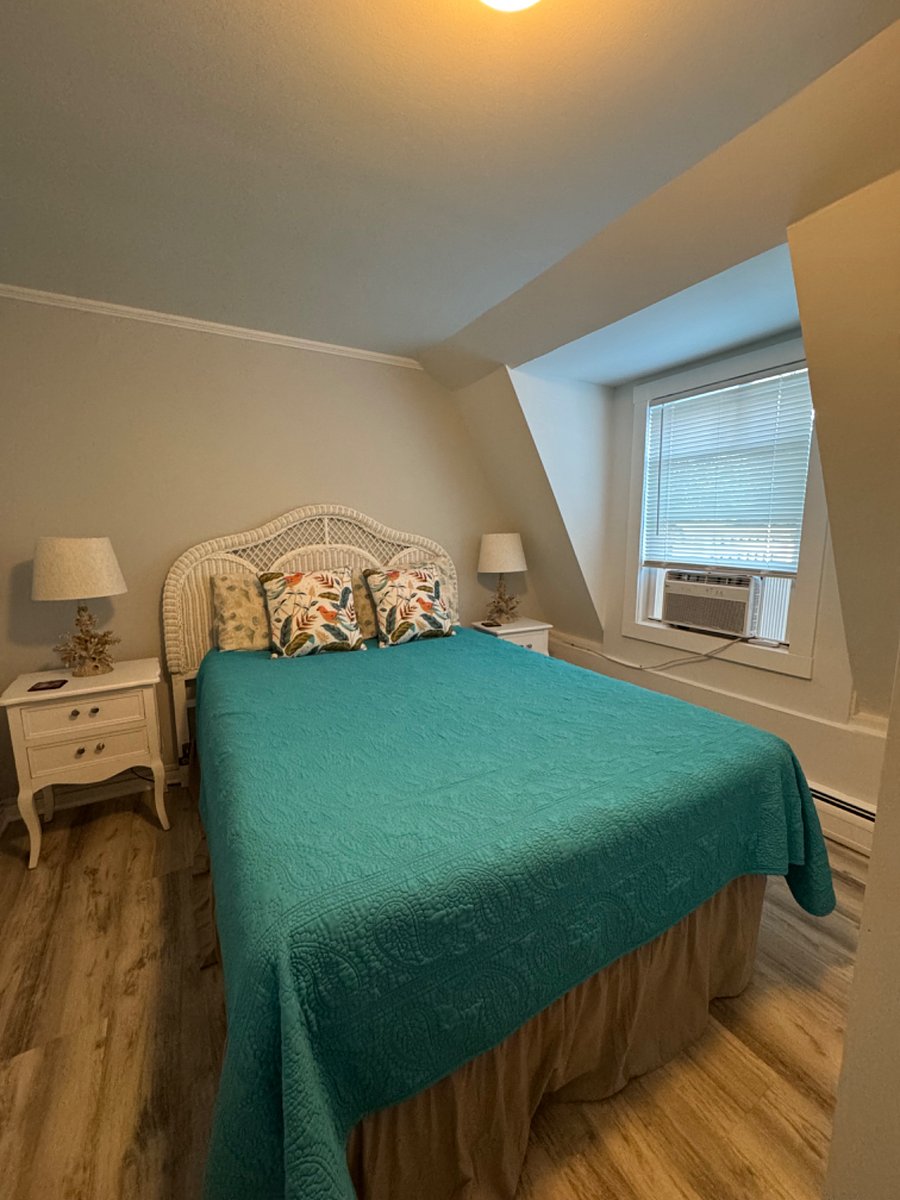 Back bedroom double bed