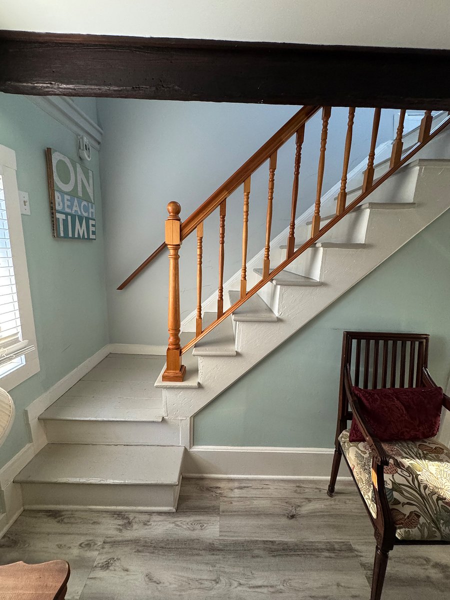 Stairs to go upstairs
