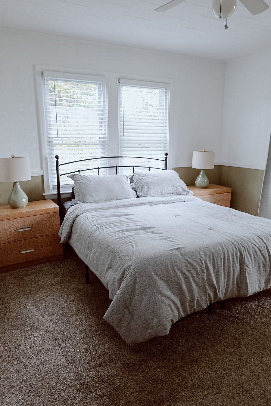 Downstairs bedroom 2 - Queen Bed
