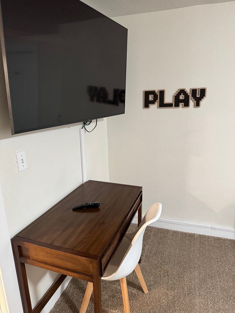 3rd room, extra Foton for sleeping. Desk Area/Game room. Storage space