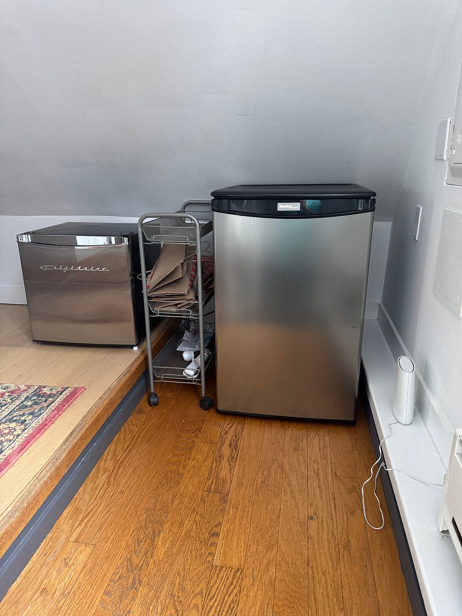 Half refrigerator + freezer
