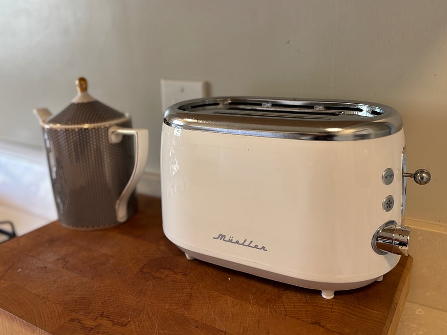 Teapot, toaster, coffee maker (included not shown).