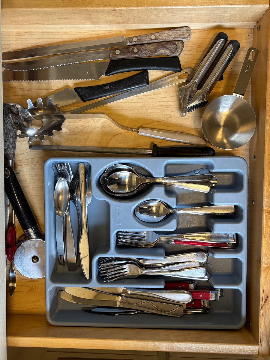 Kitchen utensils and useful kitchenware.
