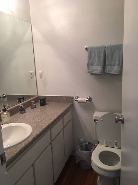 2nd bath (bath/shower)