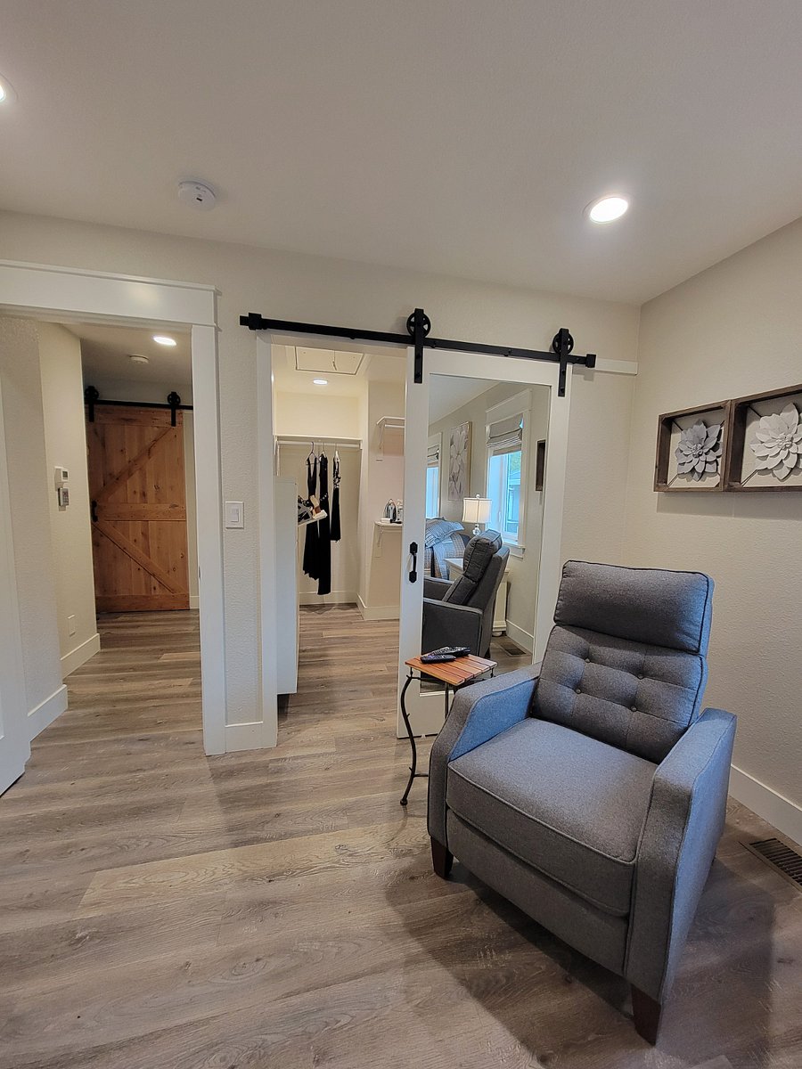 Primary suite walk in closet