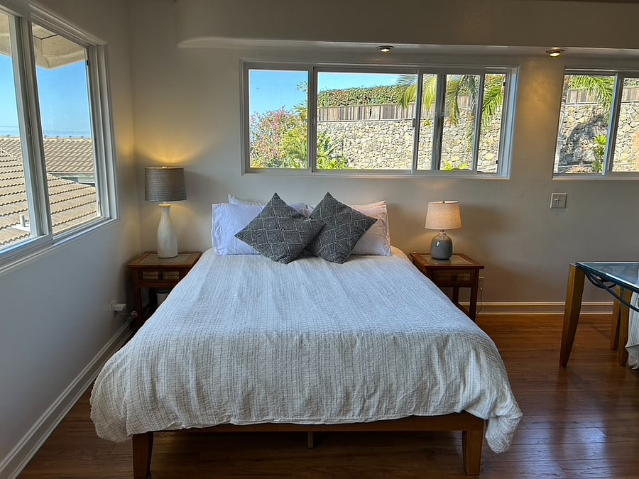 Queen sized bed - new