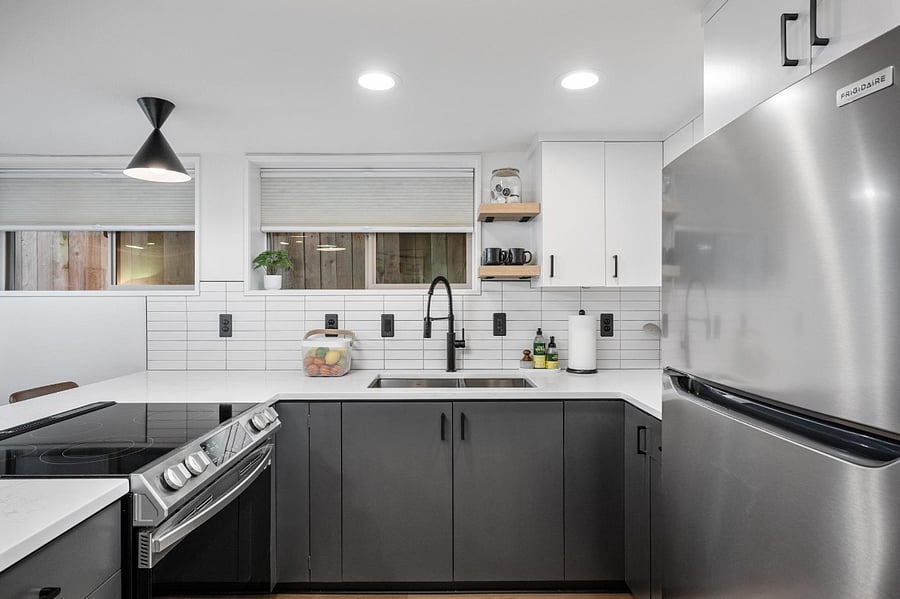 Kitchen - Quartz Countertops / Deep Stainless Steel Sink & Appliances / Disposal 