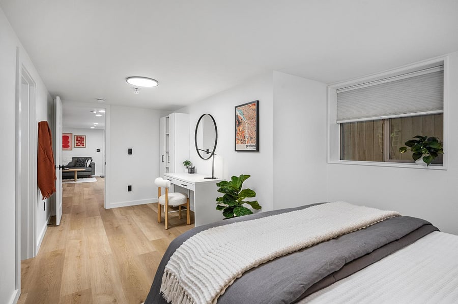 Bedroom - Queen Bed