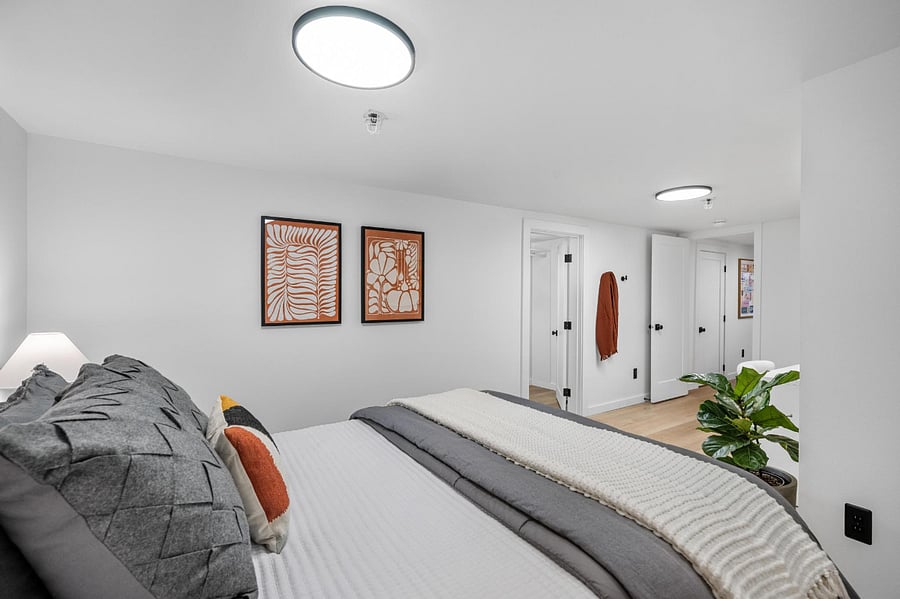 Bedroom - Queen Bed