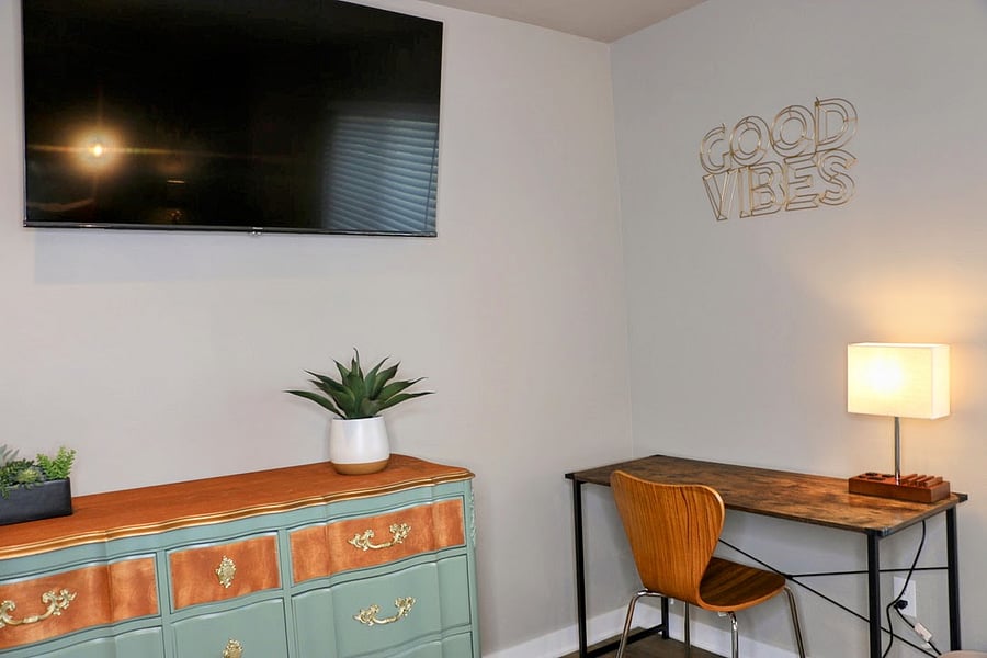 Furnished Finder property 800130_2 photo 9