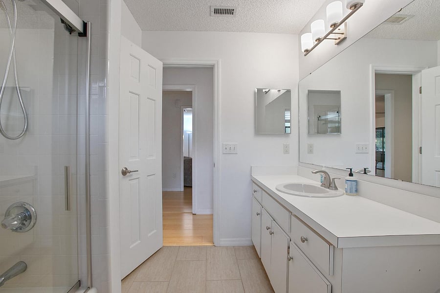Furnished Finder property 800142_1 photo 18