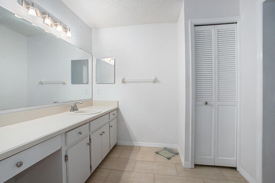 Furnished Finder property 800142_1 photo 24