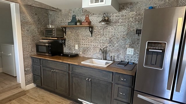 Furnished Finder property 800196_1 photo 3