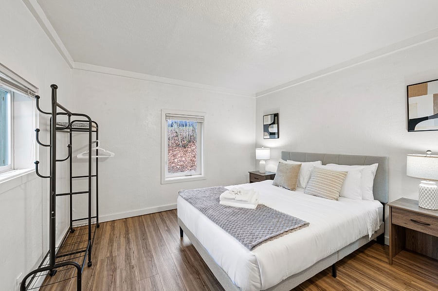Furnished Finder property 800230_1 photo 15