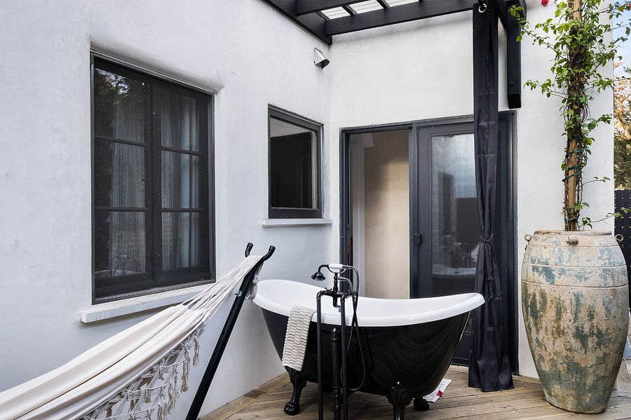 Private deck & outdoor tub - connected to primary ensuite