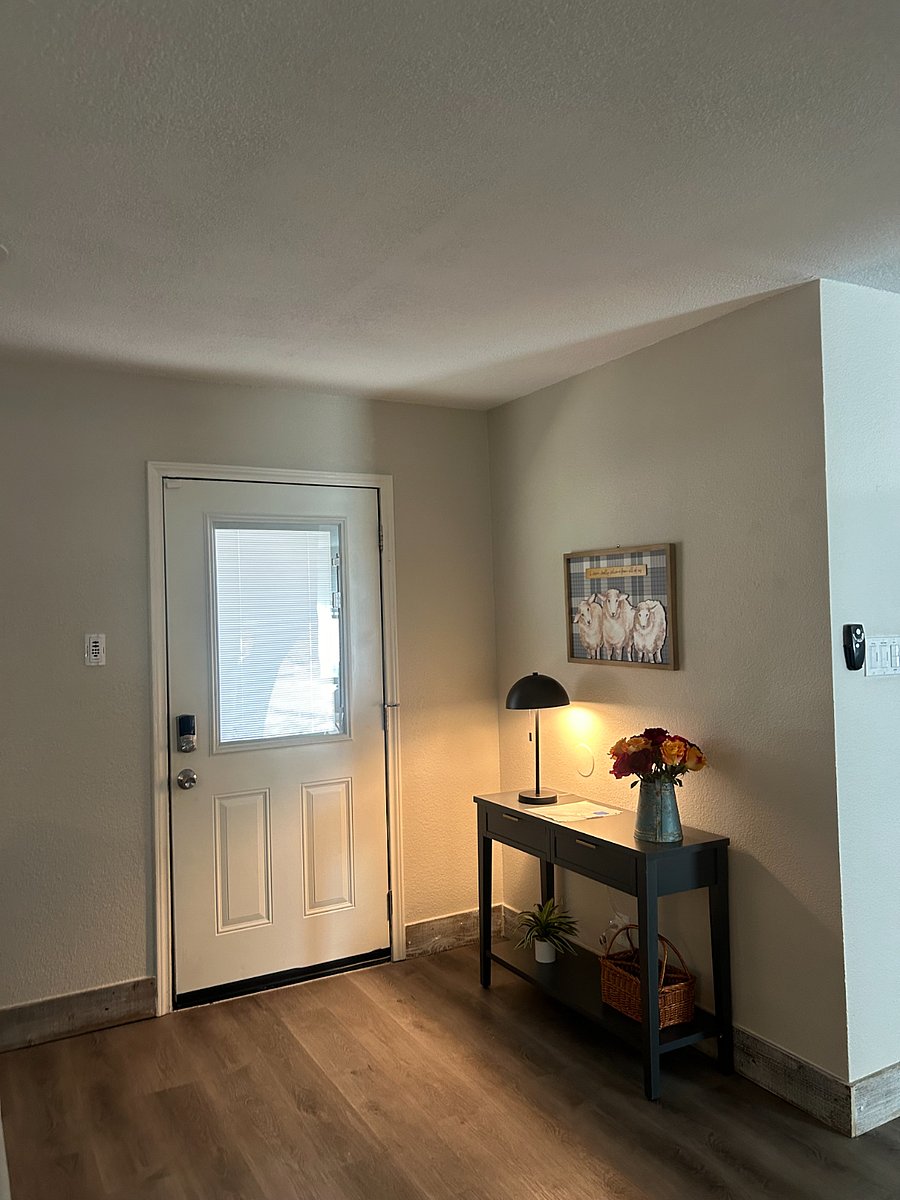 Furnished Finder property 800305_1 photo 3