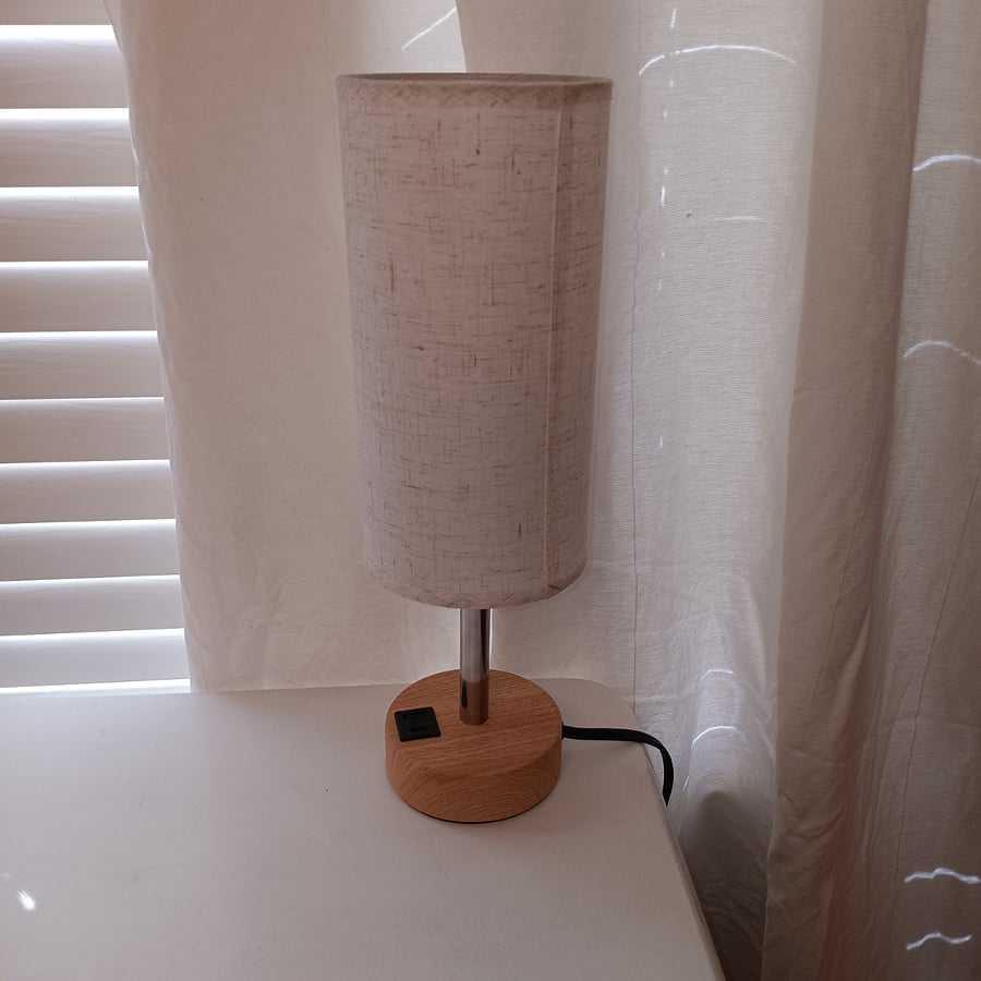 Both night lamps in both bedrooms have USB connections